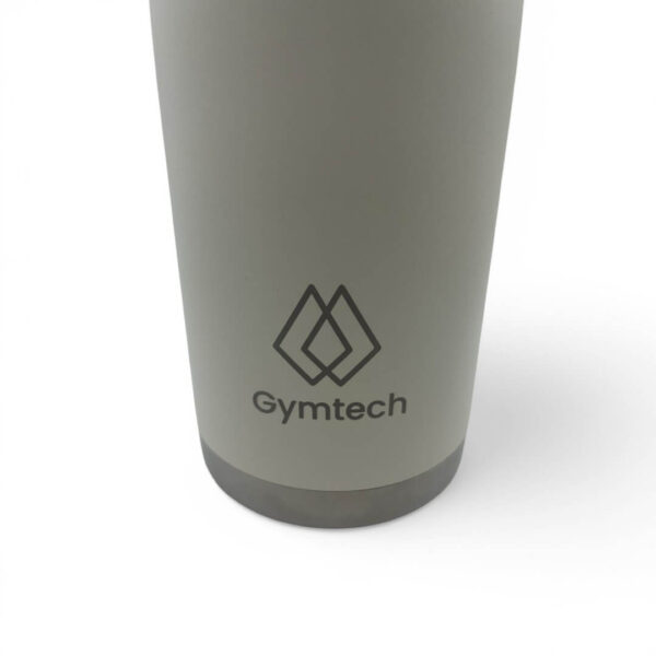 Gymtech prémium bézs kulacs - rozsdamentes, BPA mentes, strapabíró ivópalack sportoláshoz
